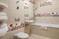 In-room Bathroom Brasov Holiday Apartments-PURPLE