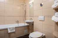 In-room Bathroom Brasov Holiday Apartments - COLORS