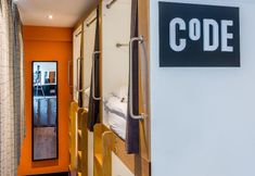 침실 2 Code Pod Hostel - The Loft