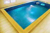 Swimming Pool Carawan Hotel Jeddah