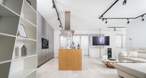 Lobby 2 InPoint Luxury City Center Pool & Gym Apartments