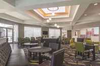 Bar, Cafe and Lounge La Quinta Inn Suites Oklahoma City Norman