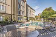 Swimming Pool La Quinta Inn Suites Oklahoma City Norman