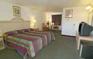 Bedroom 3 Americas Best Value Inn & Suites-Hyannis/Cape Cod