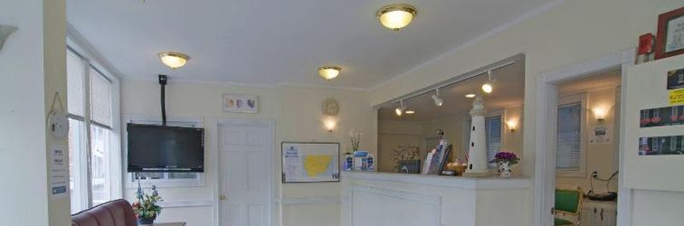 大堂 Americas Best Value Inn & Suites-Hyannis/Cape Cod