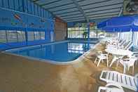 Swimming Pool Americas Best Value Inn & Suites-Hyannis/Cape Cod