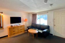 Ruang Umum Americas Best Value Inn & Suites-Hyannis/Cape Cod