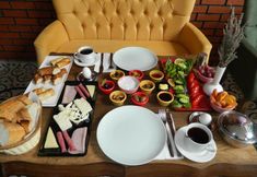 Others 4 Madame Roza