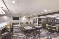 Functional Hall La Quinta Inn Suites By Wyndham Columbus North