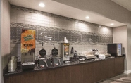 Restoran 6 La Quinta Inn Suites By Wyndham Orem University