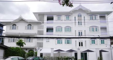 Luar Bangunan 2 At 8 Thapae Take Me To Old City