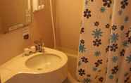 Toilet Kamar 4 Hotel New Tochigiya