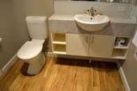 Toilet Kamar Sea Foam Villas