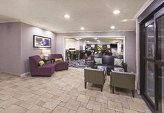 ロビー 4 La Quinta Inn & Suites By Wyndham N Little Rock-Mc