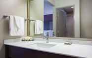 Toilet Kamar 6 La Quinta Inn By Wyndham Roanoke Salem