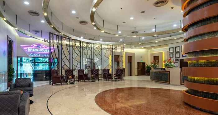 Lobi Radisson Hotel Gurugram Sohna Road City Center
