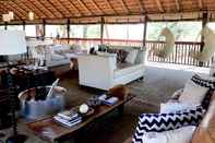 Quầy bar, cafe và phòng lounge Chisomo Safari Lodge