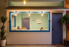 Others 7 Hop Step Inn