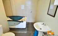 Toilet Kamar 5 Dream World Resort