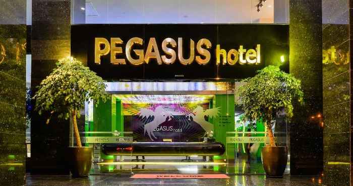 Bên ngoài Pegasus Hotel