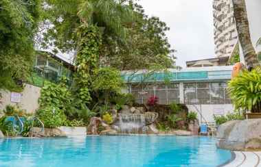 Swimming Pool 2 H BEACH SUITE