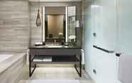 In-room Bathroom 4 Four Seasons Hotel Bengaluru at Embassy One