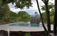 สระว่ายน้ำ 2 Pai My Guest Resort