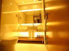 Toilet Kamar 4 BEDOM APARTMENTS QUANCHENG PLAZA JINAN