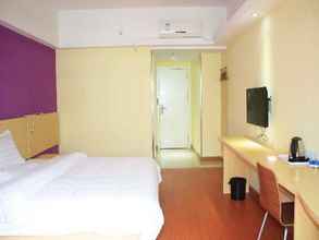 Bedroom 4 7 DAYS INN SHENZHEN LONGCHENG SQUARE SUBWAY STATIO