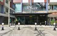 ภายนอกอาคาร 3 The River Scene Hotel