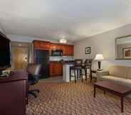 Common Space 6 Comfort Inn & Suites Glen Mills - Concordville