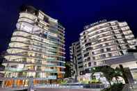 Exterior Crowne Plaza Residences Port Moresby