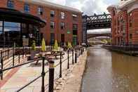 Exterior Yha Manchester Hostel