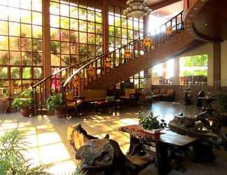 Lobby 2 Tamaraw Beach Resort