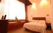 Bedroom 2 Shanghai Shangfu Holiday Hotel