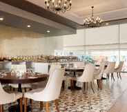 Restaurant 4 Hawthorn Suites by Wyndham Cerkezkoy