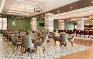 Restaurant 5 Hawthorn Suites by Wyndham Cerkezkoy