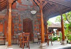 Restaurant 4 Astiti Guest House Salon and Spa