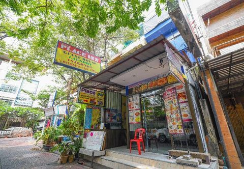 Bên ngoài Place Inn