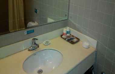 In-room Bathroom 2 Jinjiang Inn Yinchuan South Gate Branch