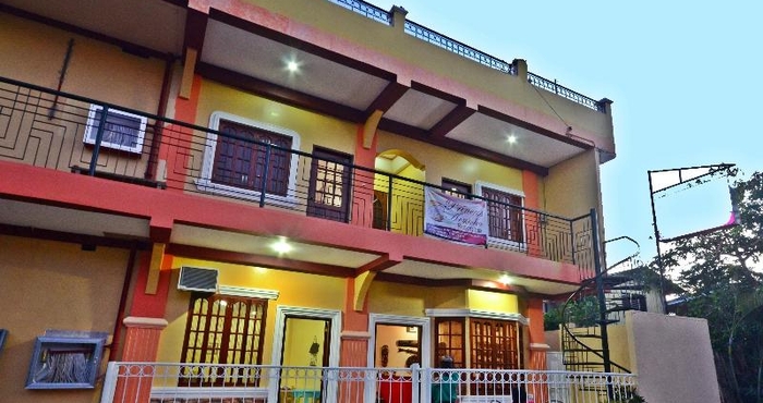 Bên ngoài Princess Armicha Pension House