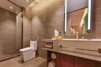 In-room Bathroom James Joyce Coffetel Beijing Bird Nest National Co