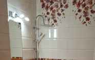 In-room Bathroom 4 Brasov Holiday Apartments Seasons