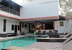 Swimming Pool 7 Mirah Hostel