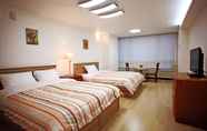 Kamar Tidur 5 Crown House