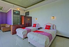 Phòng ngủ 6 Hotel Istana Syariah Pekalongan by Hello Room