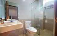 In-room Bathroom 7 Love Hotel