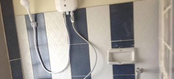 In-room Bathroom 6 HILLDA HOUSE