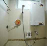 Toilet Kamar 2 MAY FAIR GUEST HOUSE