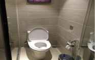 Toilet Kamar 7 Lavande Hotel Shenzhen North Railway Station Qingh